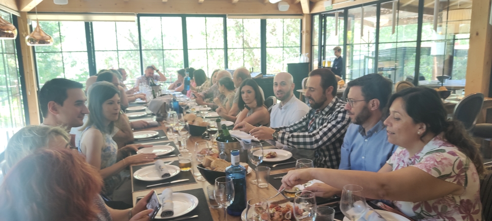 COMIDA DE HERMANDA Y ENTREGA DE TROFEOS