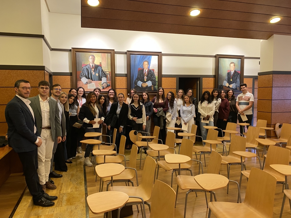 VISITA DE LOS ALUMNOS DE GRADO DE DERECHO Y MÁSTER DE ACCESO A LA ABOGACÍA DE LA UCLM