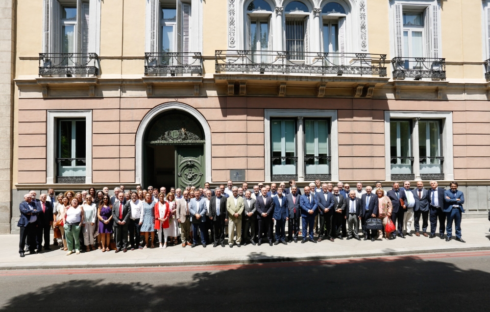 EL PLENO DEL CONSEJO GENERAL DE LA ABOGACÍA ESPAÑOLA SE CONCENTRA EN CONTRA DEL IMPAGO DEL TURNO