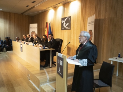 ESTREGA DIPLOMAS A LOS COLEGIADOS CON MÁS DE 25 AÑOS DE EJERCICIO EN LA ABOGACÍA Y MÁS DE 45