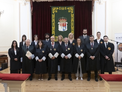 JURA DE NUEVOS LETRADOS Y ENTREGA DE DIPLOMAS ALOS COLEGIADOS EJERCIENTES CON 25 AÑOS DE ANTIGÜEDAD